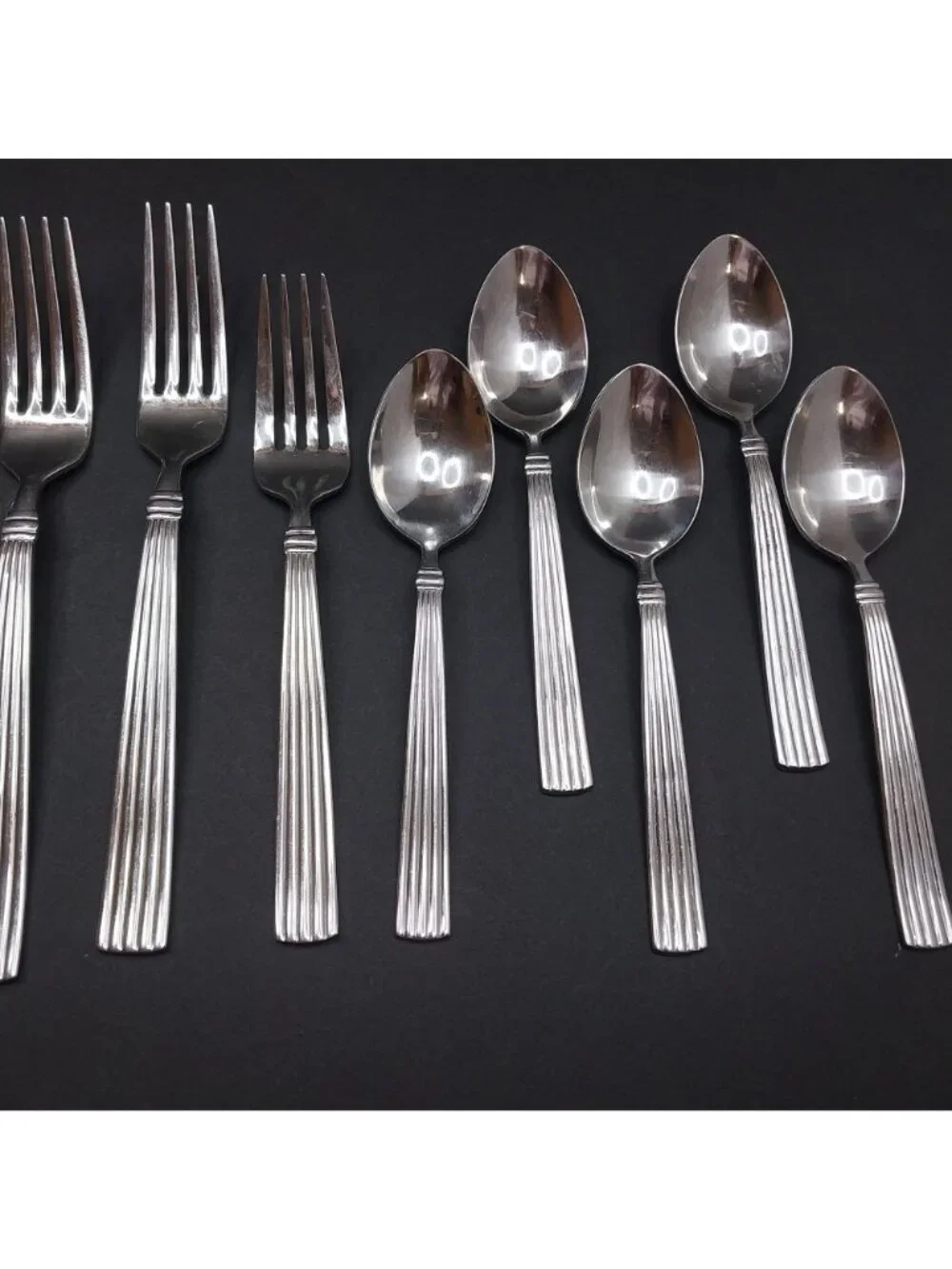 Crescendo II Reed & Barton 18/10 Stainless Flatware 18 Piece Set Spoons Forks